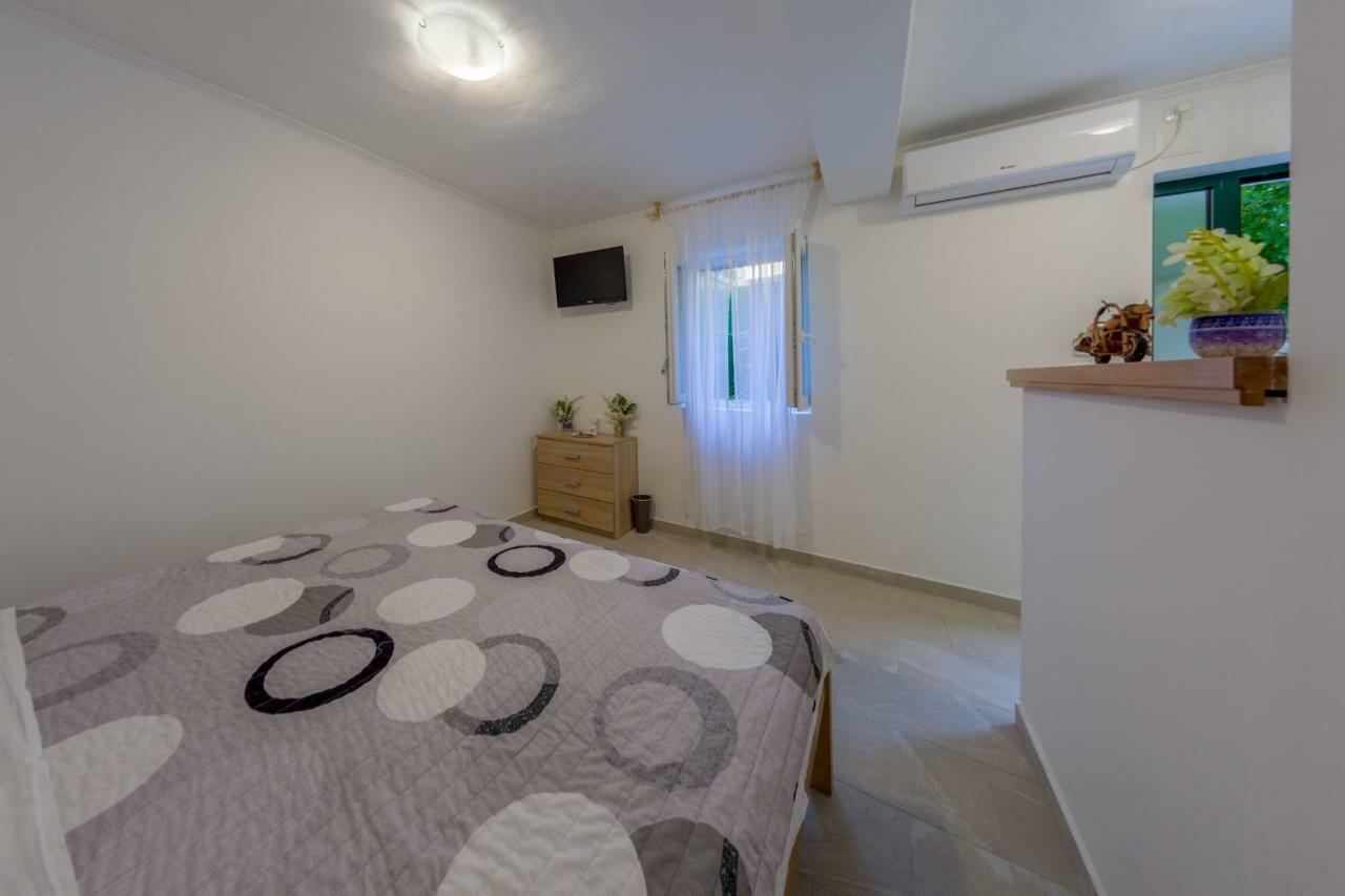 Room Nino Skradin Exterior foto