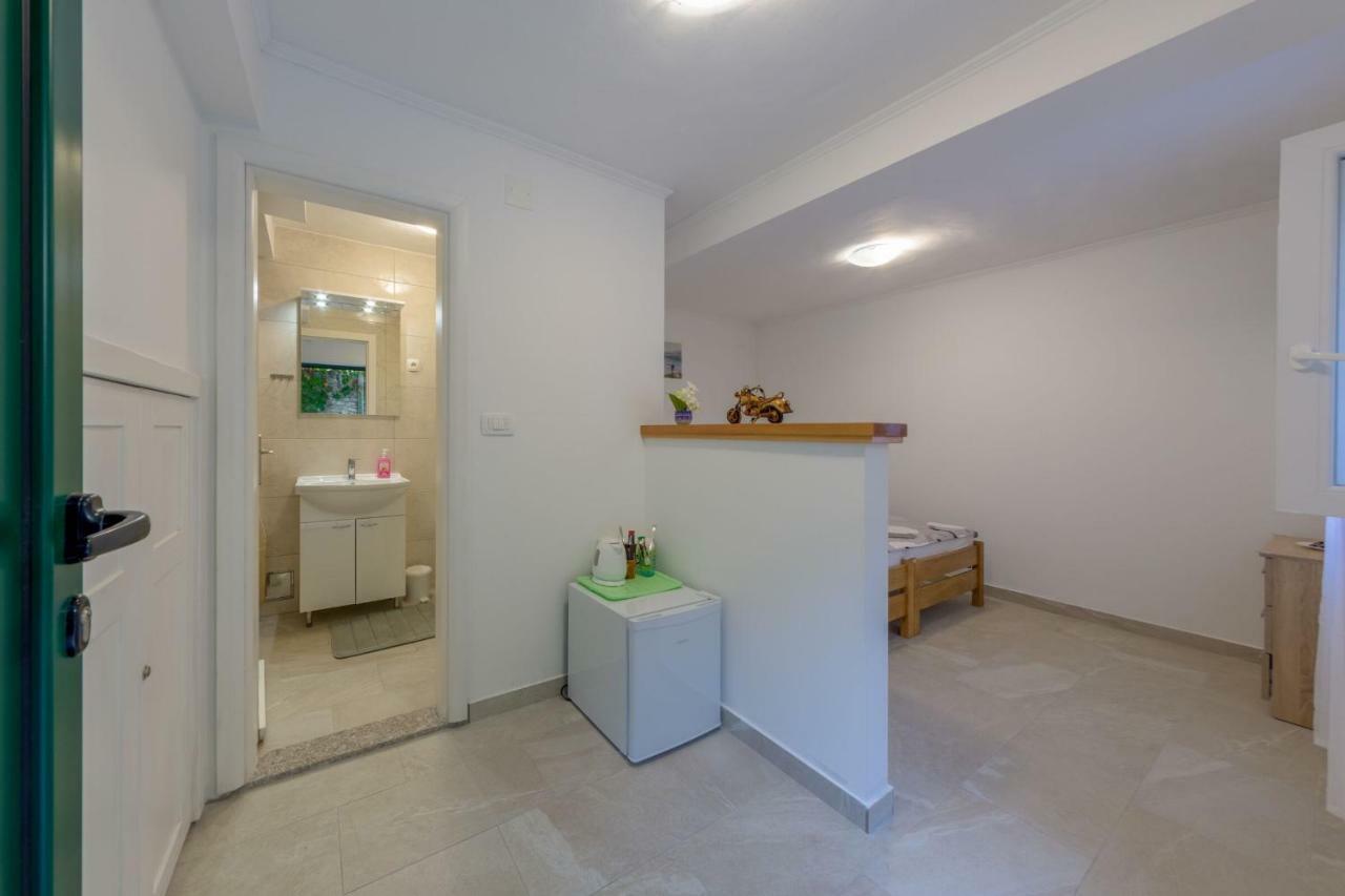Room Nino Skradin Exterior foto